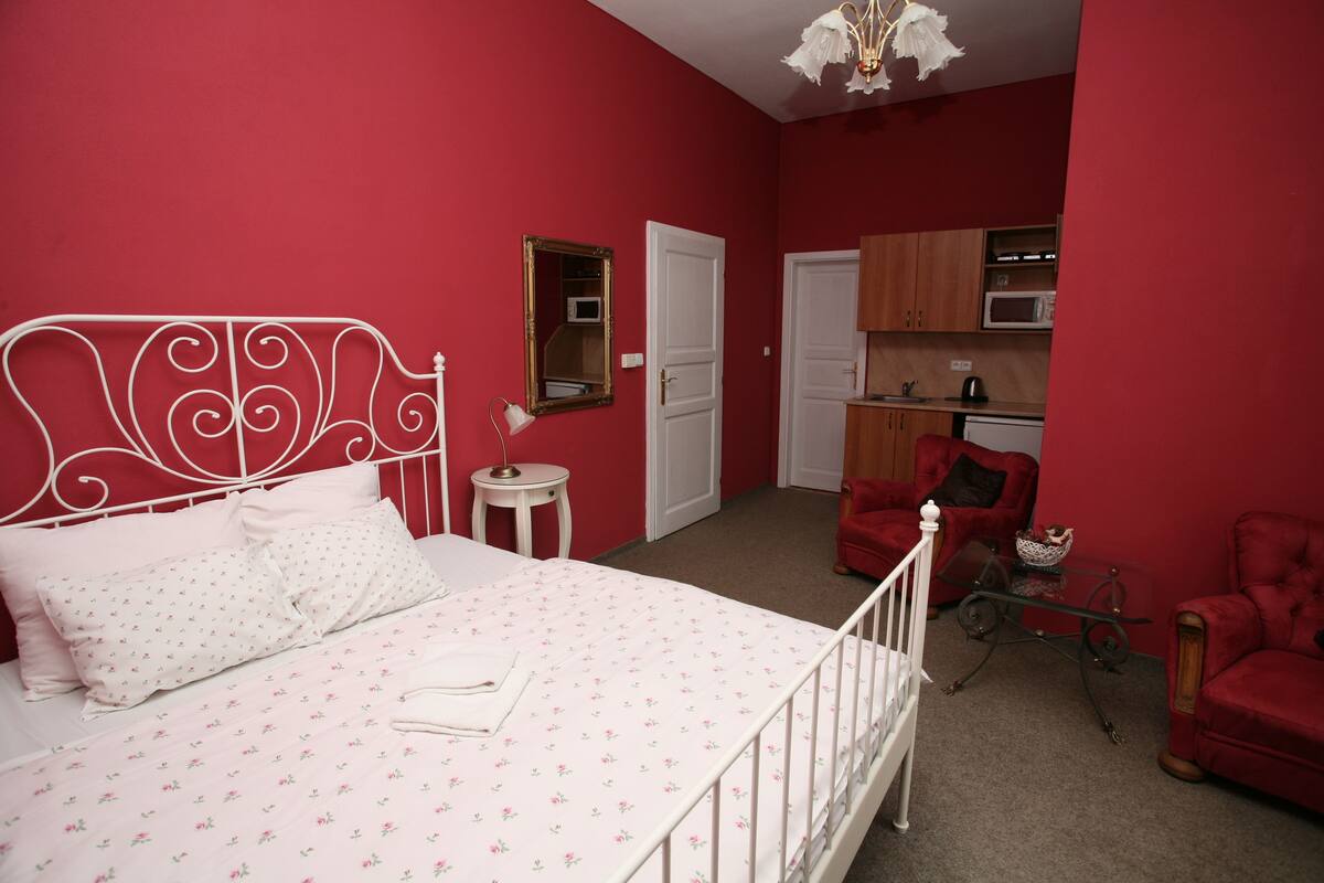Apartment (5) | 1 bedroom, minibar, desk, blackout drapes