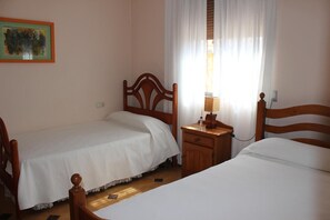 4 sovrum, strykjärn/strykbräda, gratis wi-fi och sängkläder