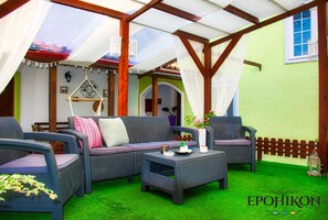 Terrace/patio - Epohikon Studios (Sithonia)