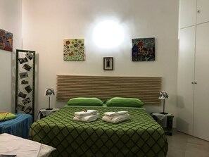 Double Room | Desk, free WiFi, bed sheets - B&B Castello (Crotone)