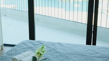 Apartment, 2 Bedrooms, Balcony | Laptop workspace, soundproofing, free WiFi