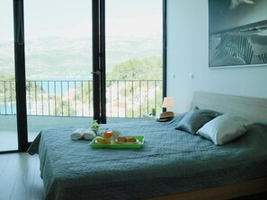 Ruang kerja ramah laptop, kedap suara, dan Wi-Fi gratis