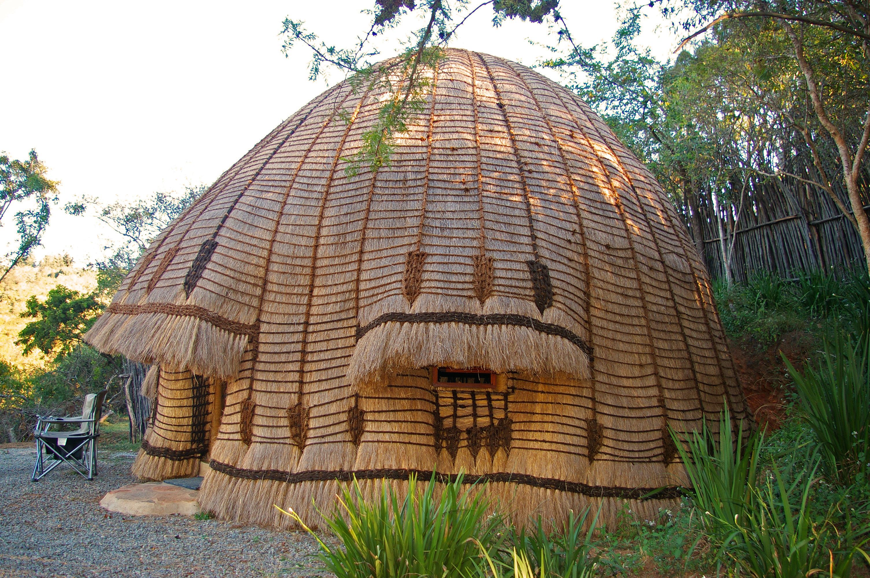 传统平房 (2) | 客房内保险箱、床单