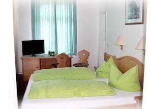Bureau, lits pliants/supplémentaires, Wi-Fi gratuit, draps fournis