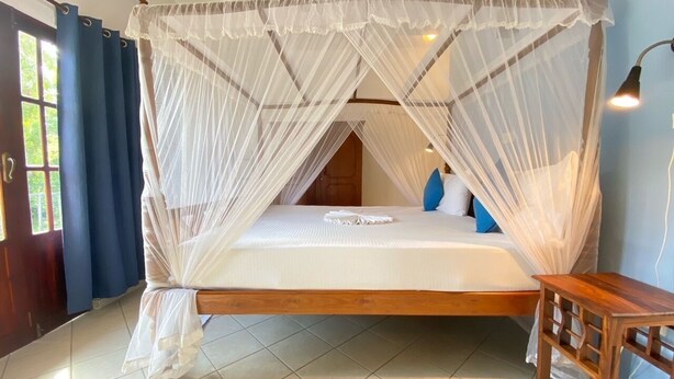 Deluxe Double Room, 1 Queen Bed | Minibar, in-room safe, desk, rollaway beds (surcharge)