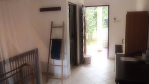 Deluxe Twin Room | Bar mini, peti besi dalam bilik, meja, katil lipat simpan/tambahan 