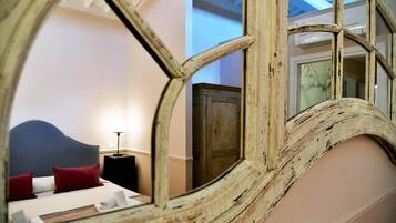 1 chambre, coffres-forts dans les chambres, bureau