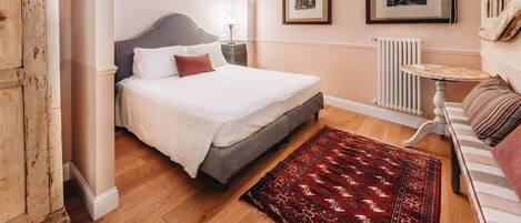 1 bedroom, in-room safe, desk, iron/ironing board
