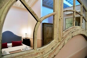 2 bedrooms, in-room safe, desk, iron/ironing board - Il Bue Apartment- 60sqm with Terrace in Florence (Firenze)