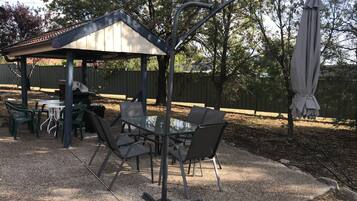 Tempat makan outdoor