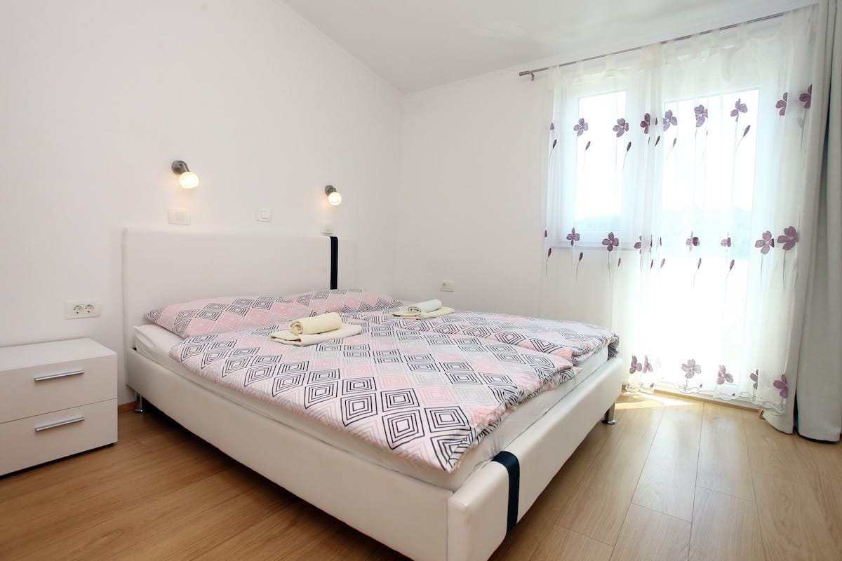 Apartment, Sea View | WiFi (free), bed sheets