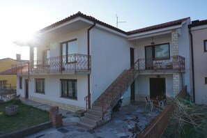 숙박 시설 정면