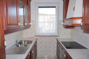 아파트, 테라스 | 전용 주방 | 냉장고, 오븐, 쿡탑, 식기 세척기