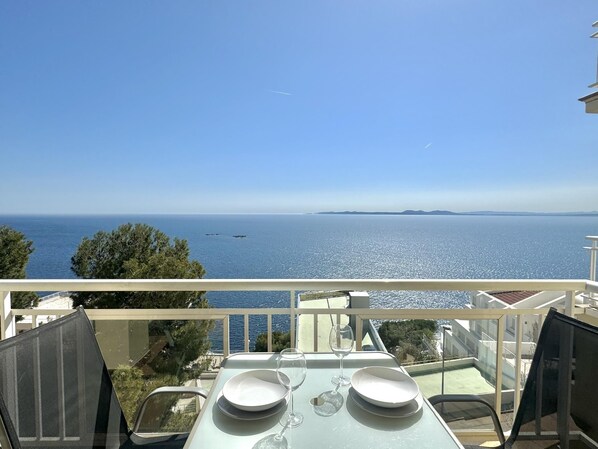 Outdoor dining - 8. Wonderful sea views with communal pool (Roses)