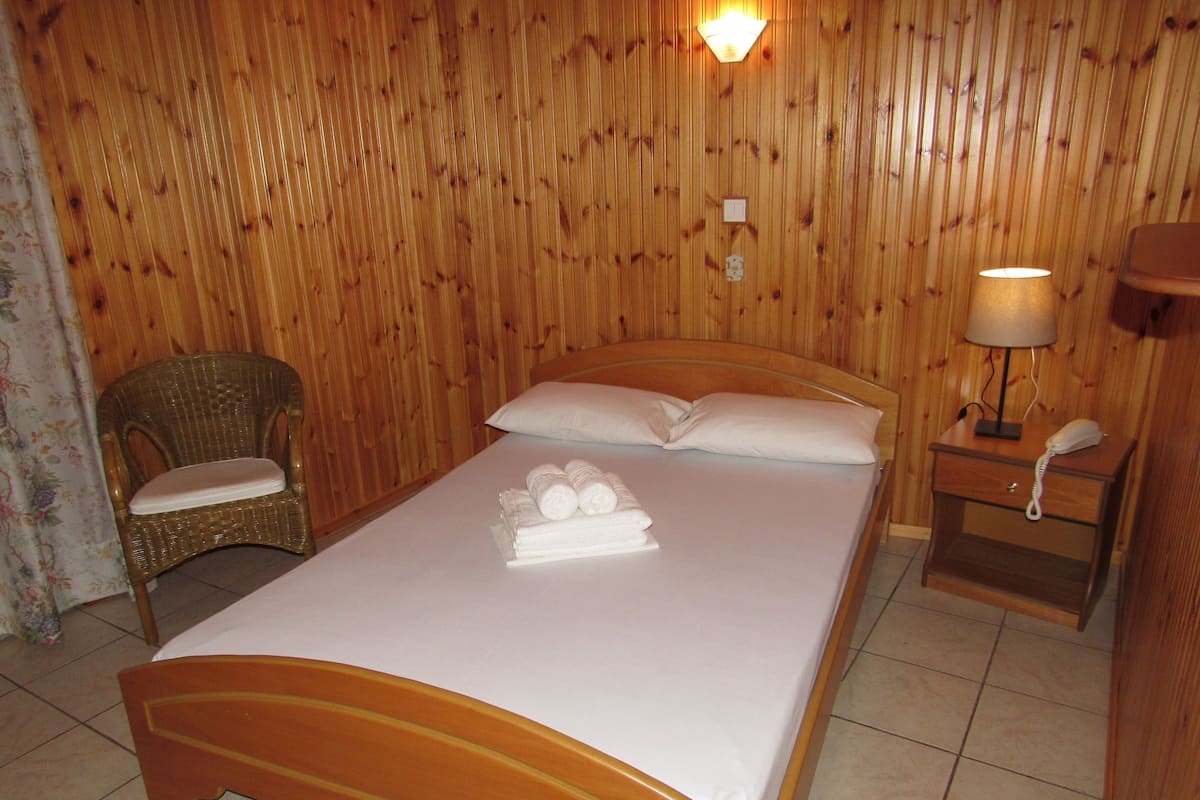 Soundproofing, free WiFi, bed sheets, wheelchair access