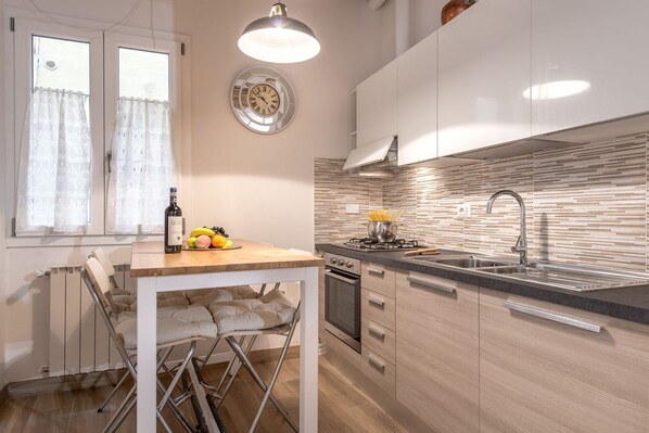 Fridge, microwave, oven, stovetop