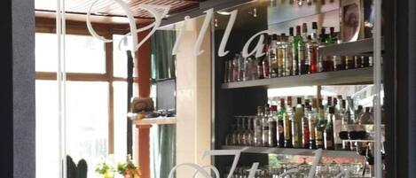 Bar (in der Unterkunft)