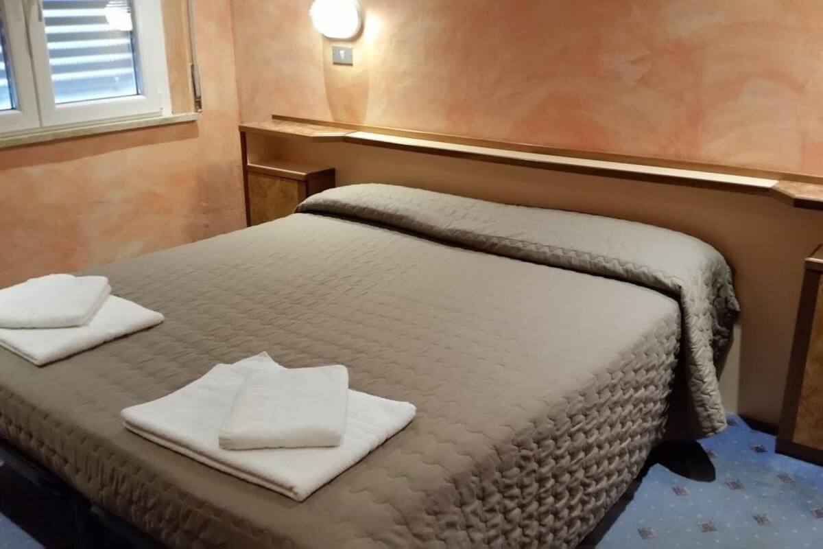 Double or Twin Room | In-room safe, WiFi (free), bed sheets