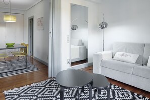 TV - MARRUBI - Basque Stay (San Sebastián/Donostia)