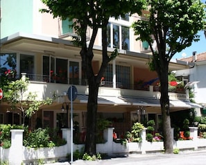 Ngoại thất