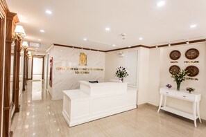 Check-in/check-out kiosk - H&H Building (Hanoi)