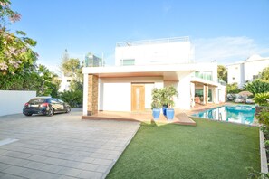 Exterior - Modern Villa, amazing private pool (Carvoeiro)