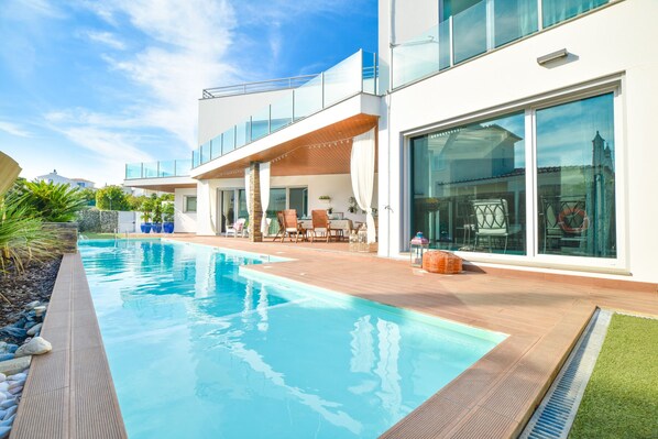 Piscine extérieure, piscine chauffée