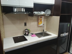 微波爐、爐台、咖啡機/沖茶器、電熱水壺