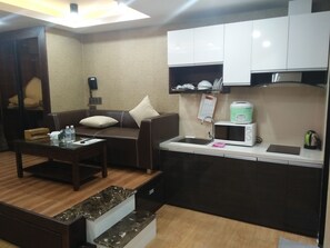 ไมโครเวฟ, เตาประกอบอาหาร, เครื่องชงกาแฟ/ชา, กาต้มน้ำไฟฟ้า