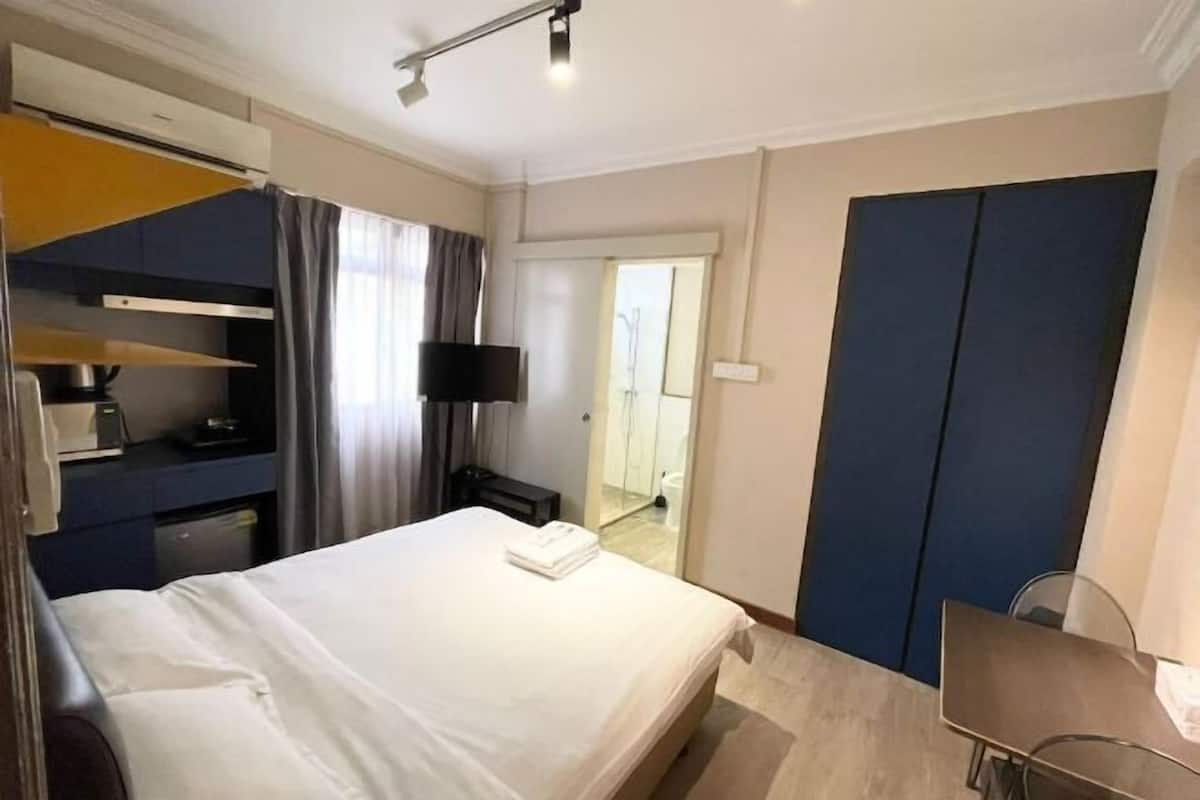 Työpöytä, kannettavalle tietokoneelle sopiva työtila