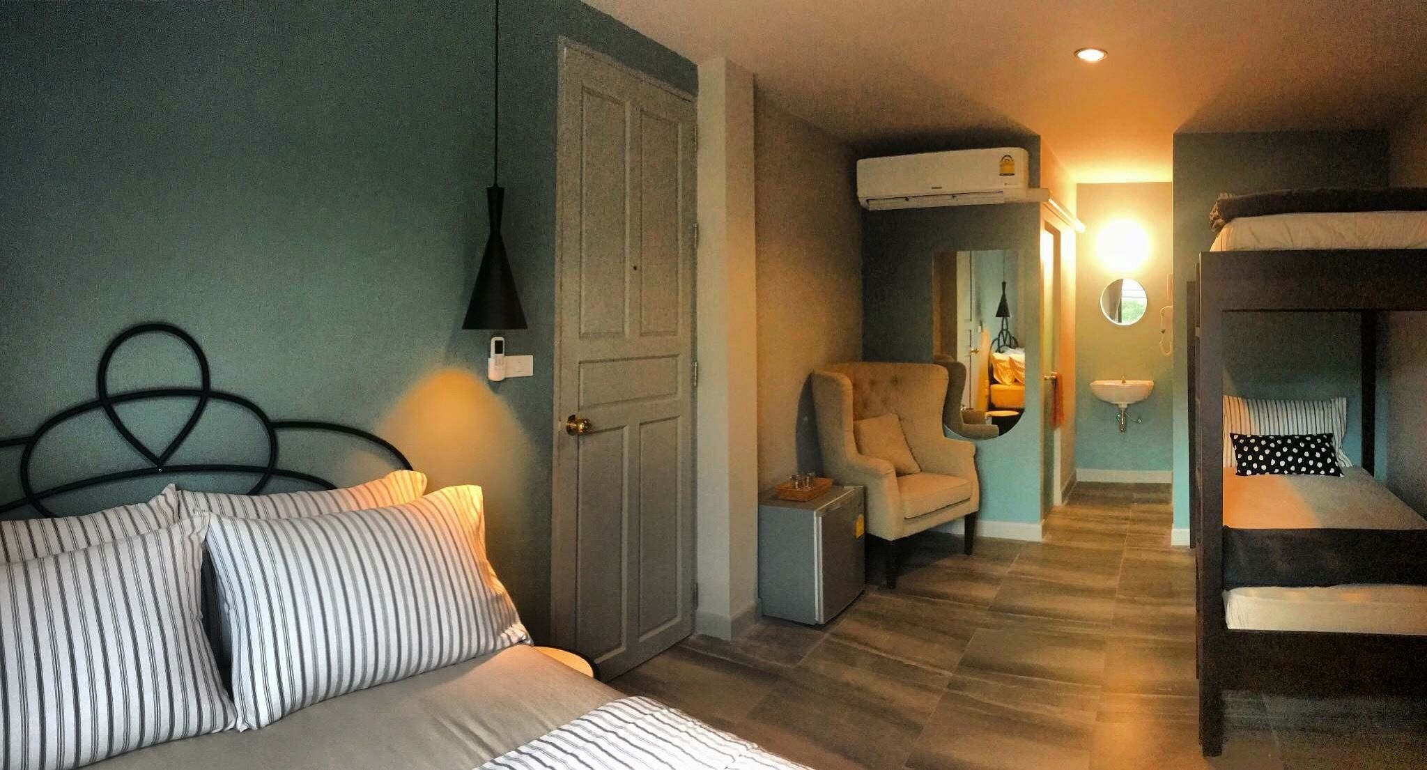 إطلالة على الفناء