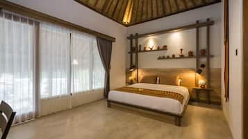 In-room safe, soundproofing, free WiFi, bed sheets