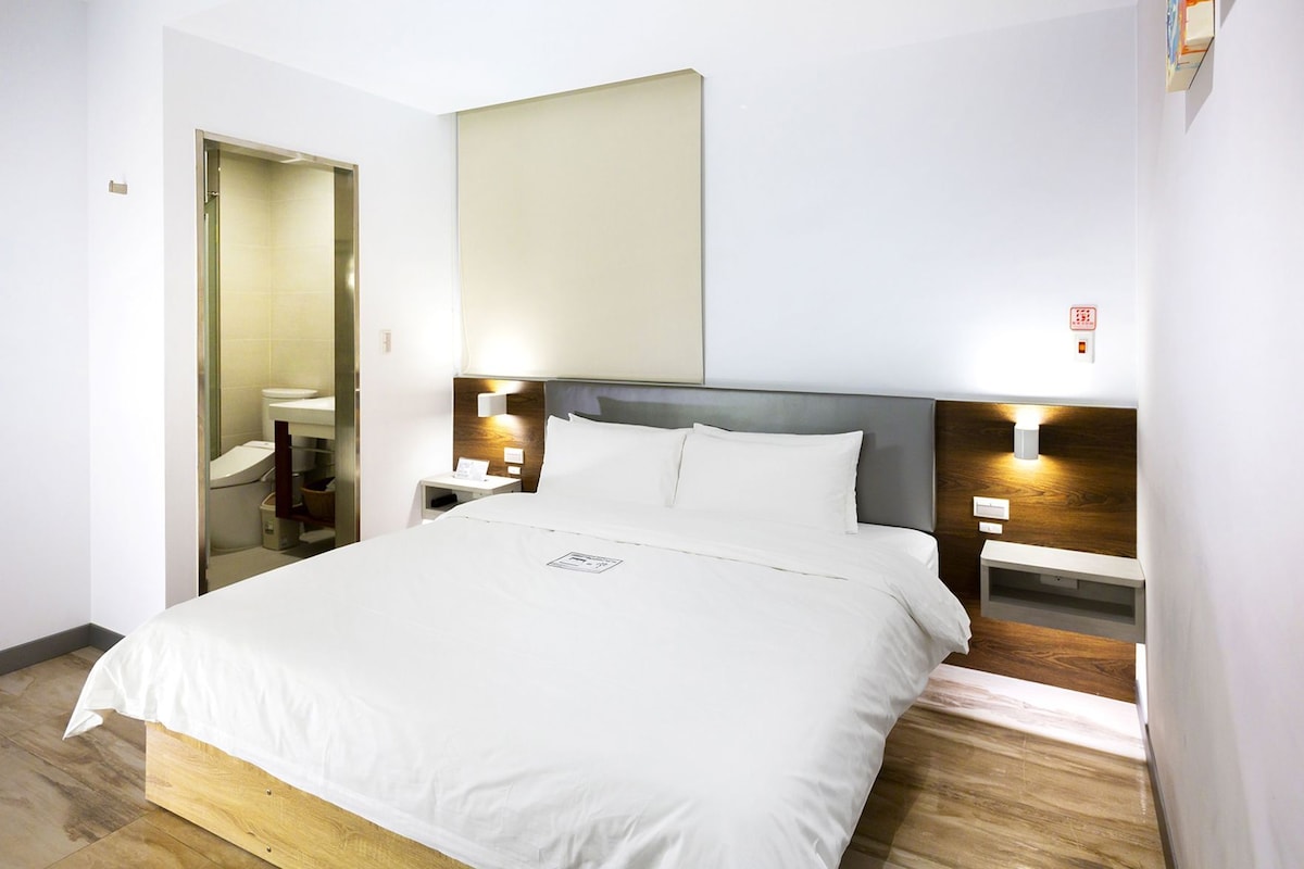 Ropa de cama de alta calidad y minibar 