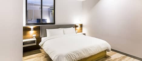 Premium bedding, minibar, in-room safe, desk