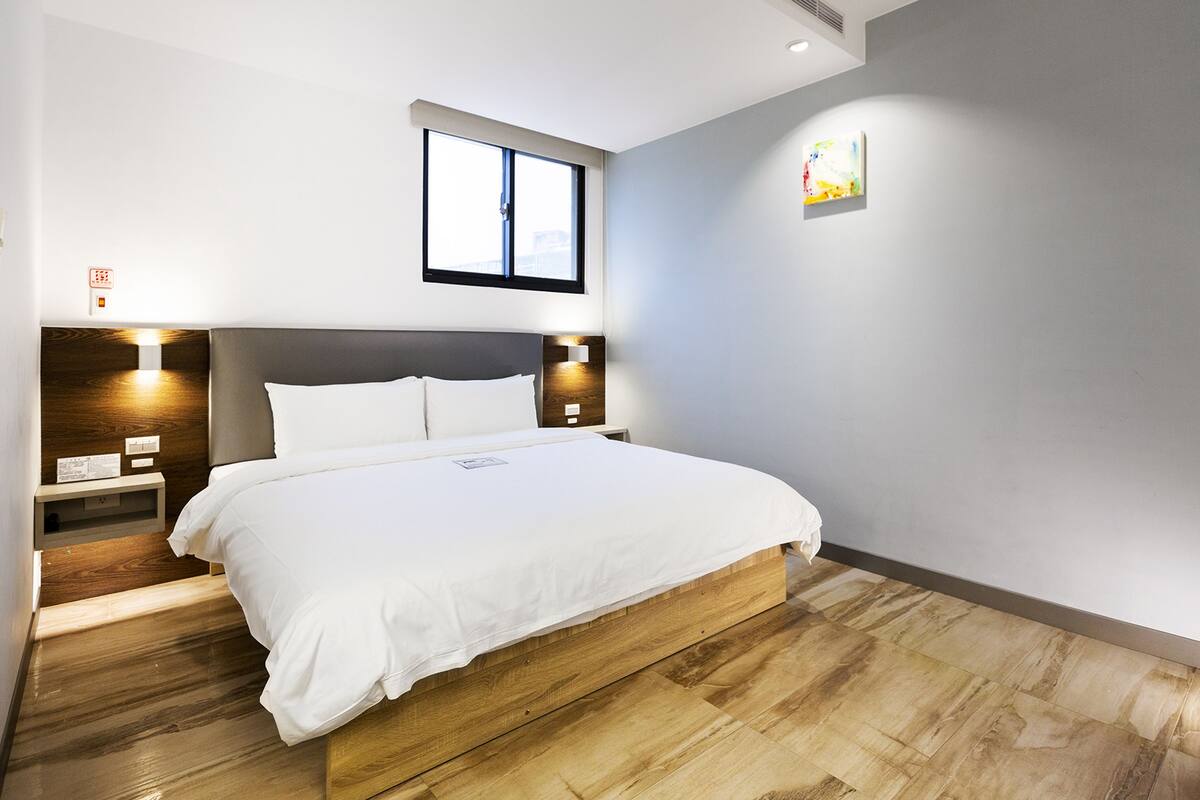 Standard Double Room | Premium bedding, minibar, in-room safe, desk