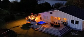 Villa with beautiful view over the bay, exciting mountains in the background