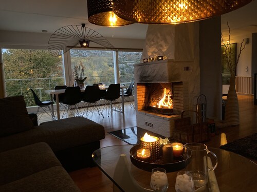 Villa with beautiful view over the bay, exciting mountains in the background