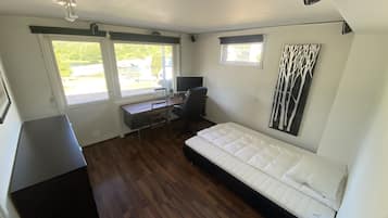 5 chambres, fer et planche Ă repasser, accĂšs Internet, draps fournis