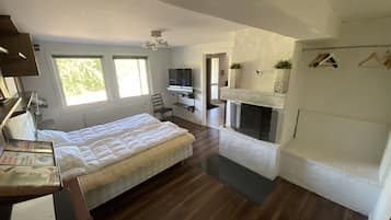 5 chambres, fer et planche Ă repasser, accĂšs Internet, draps fournis