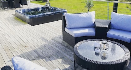 Villa with beautiful view over the bay, exciting mountains in the background
