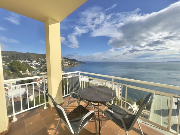 Outdoor dining - 5. Wonderful sea views with communal pool (Roses)
