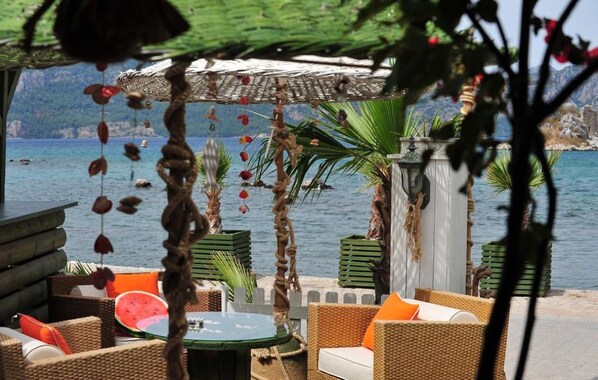 Breakfast, lunch, dinner served; Turkish cuisine