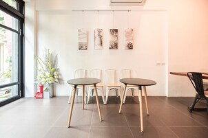 42-吋平面電視、有線頻道、電視