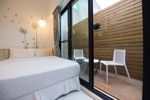 四人房 | 書桌、免費無線上網、床單