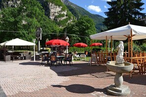 Courtyard - Hotel Monte Giove (Premia)