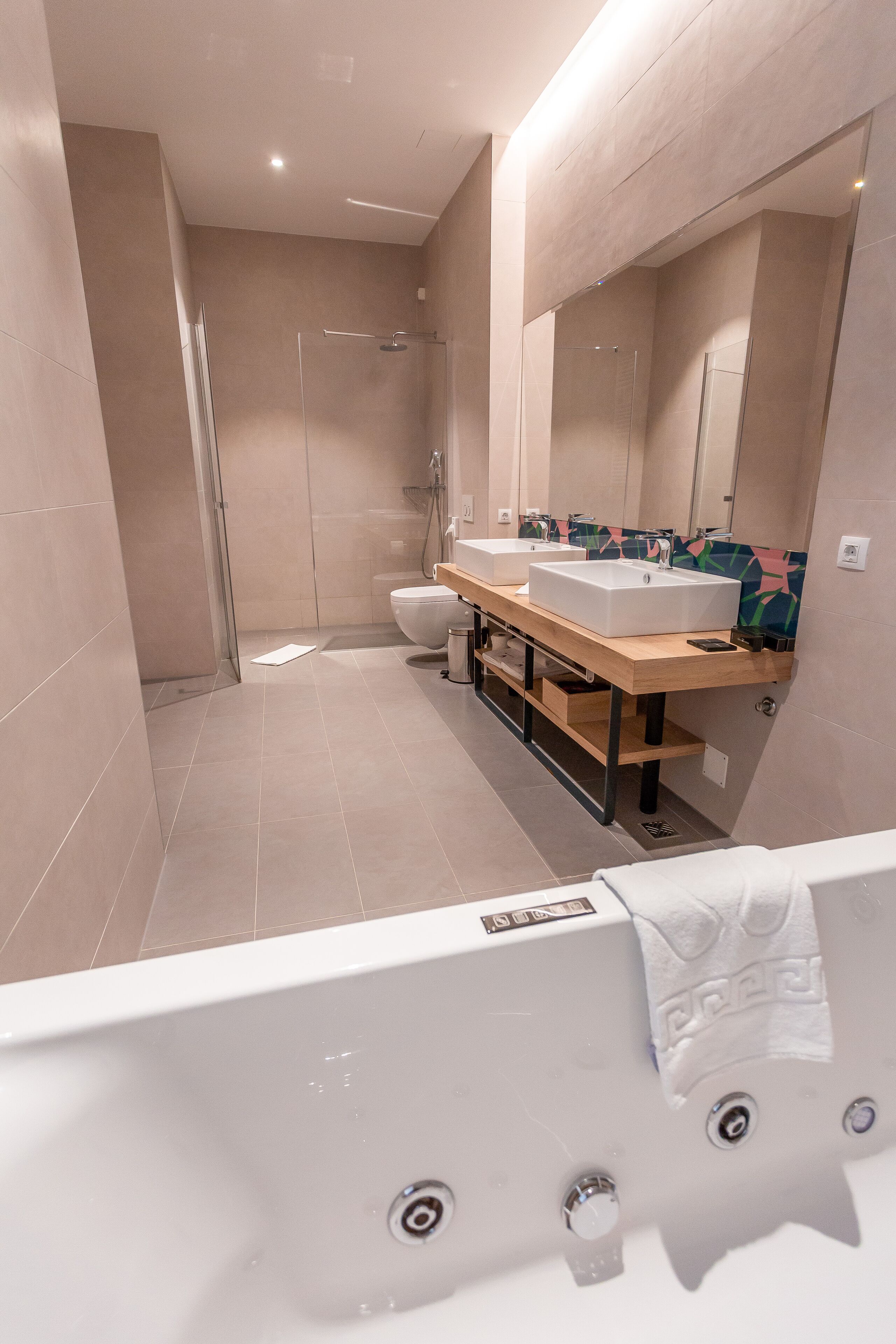 junior suite, terrace | bathroom | free toiletries, hair dryer, bathrobes, slippers