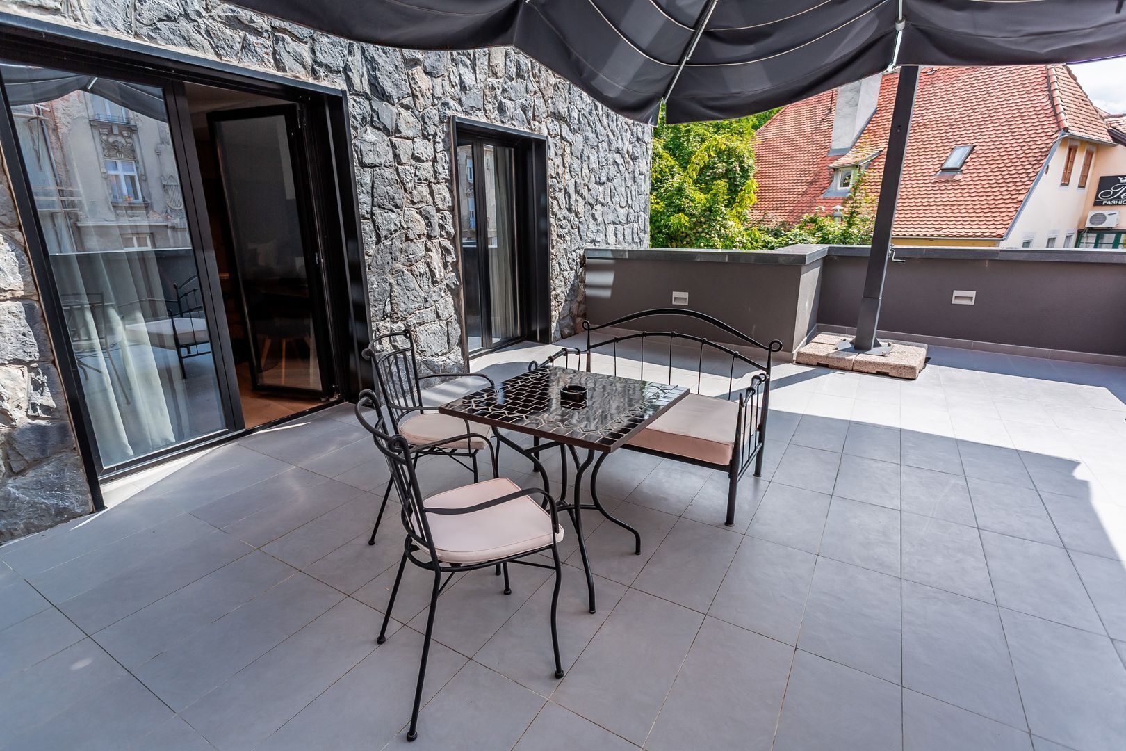 junior suite, terrace | terrace/patio