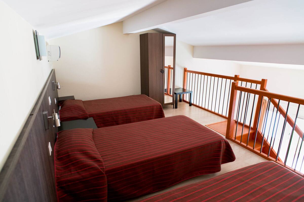 Standard Duplex (Pavillon) | Individually decorated, individually furnished, desk, blackout curtains