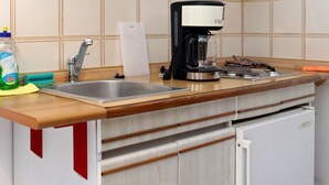 Apartment, Terrace | Private kitchenette | Fridge, stovetop, cookware/dishes/utensils - Portoroz Bay View Apartments AC (Piran)