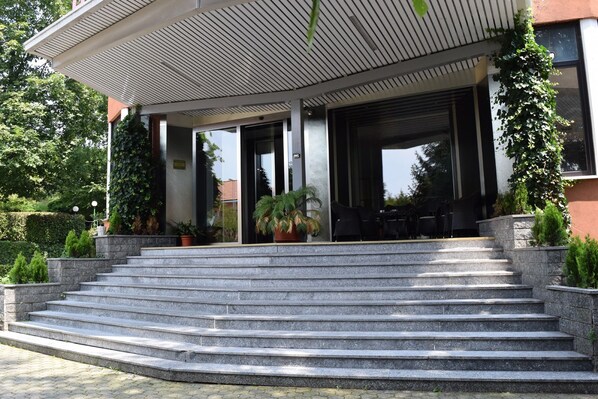 EntrĂ©e de lâhĂ©bergement